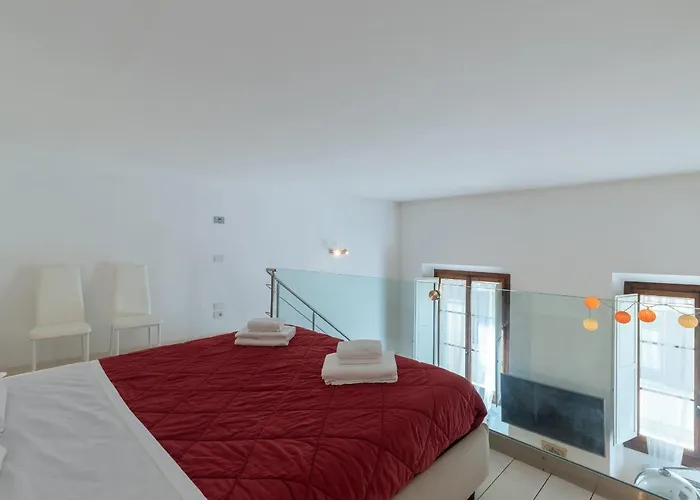 Monalda Loft 2-Hosted By Sweetstay